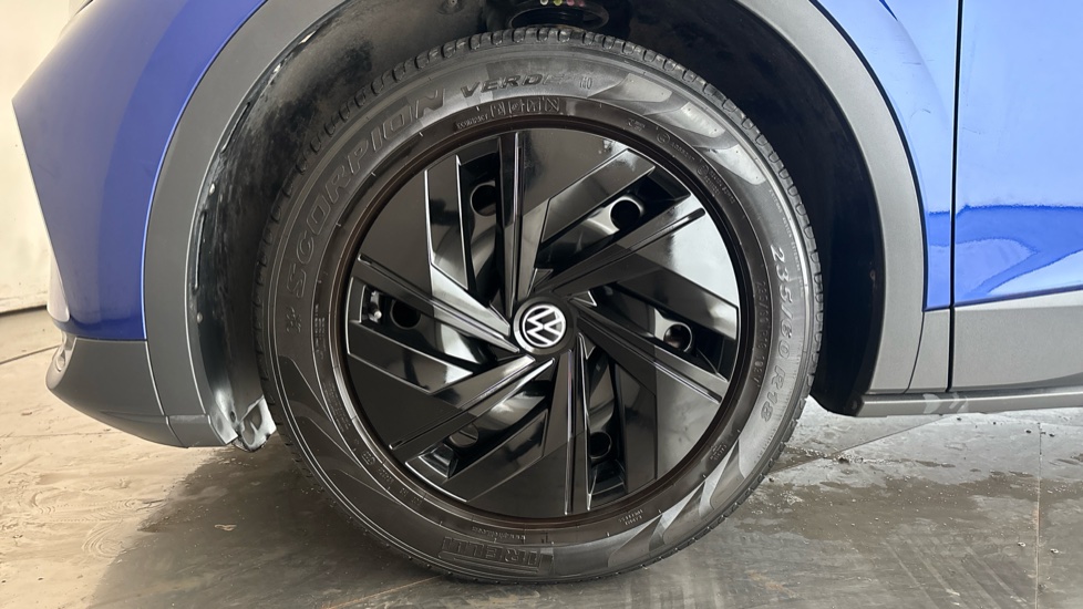 VOLKSWAGEN ID.4 Image 17