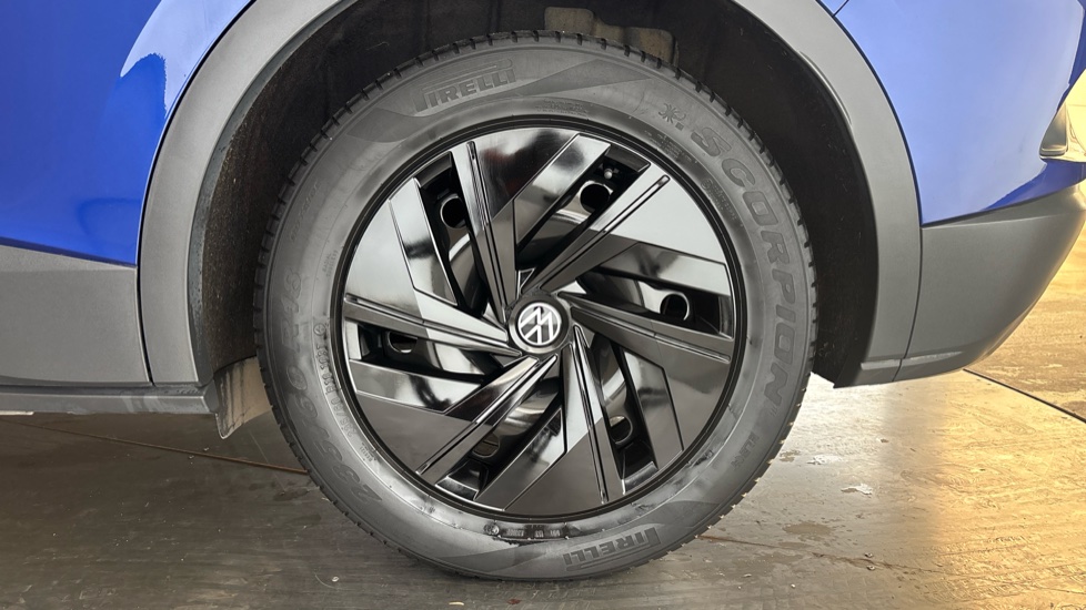VOLKSWAGEN ID.4 Image 18