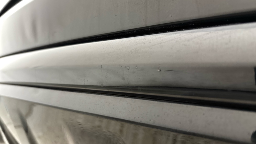 LAND ROVER DISCOVERY SPORT Chips and scratches