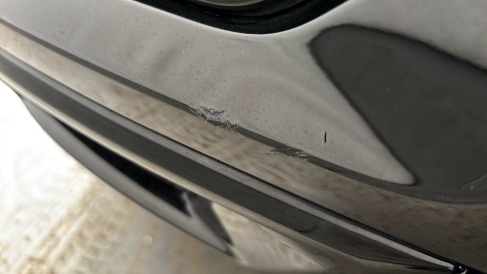 LAND ROVER DISCOVERY SPORT Dent and scuff