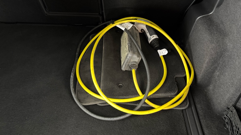 LAND ROVER DISCOVERY SPORT Image 22