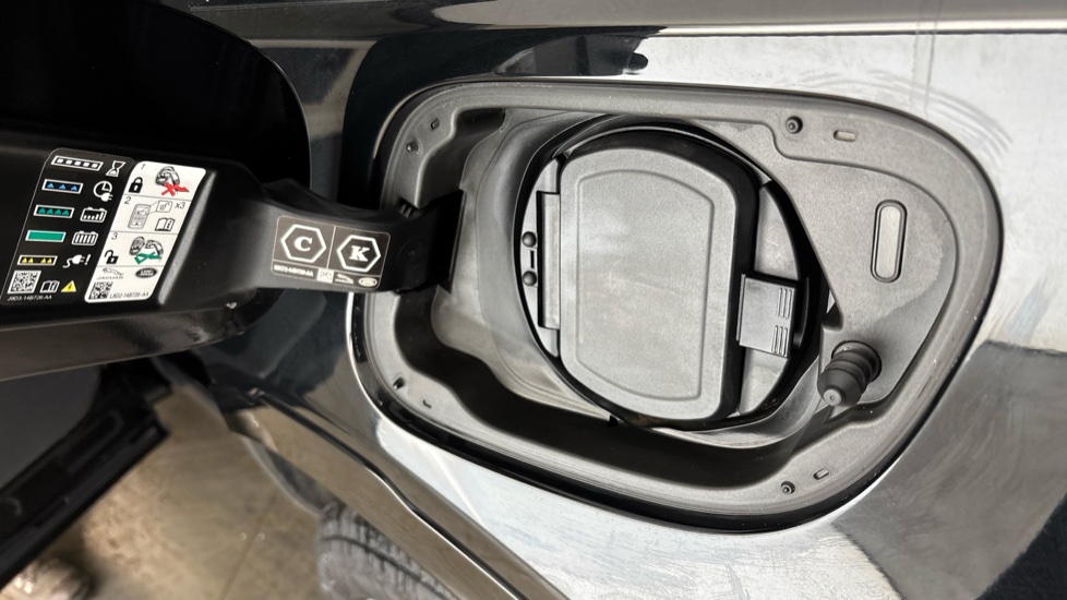 LAND ROVER DISCOVERY SPORT Image 23