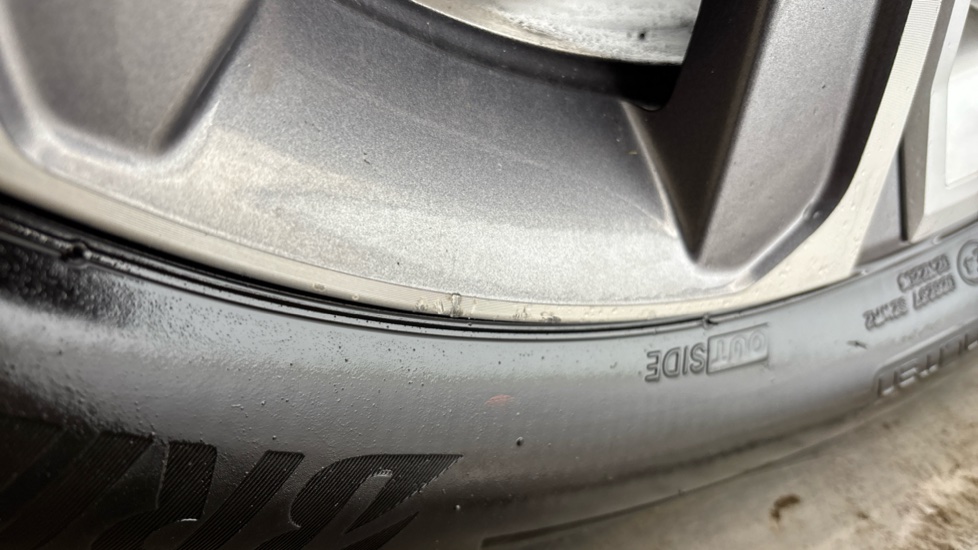 SUBARU SOLTERRA Scuff