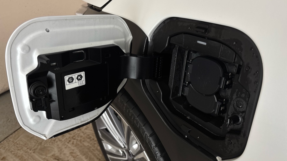 SUBARU SOLTERRA Image 21