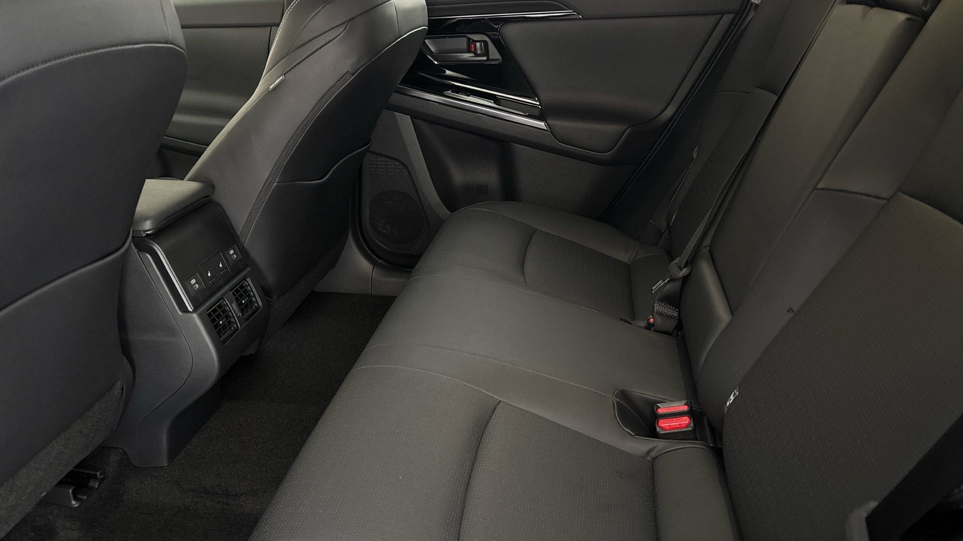 4020888 150kW Touring 71.4kWh 5dr Auto AWD