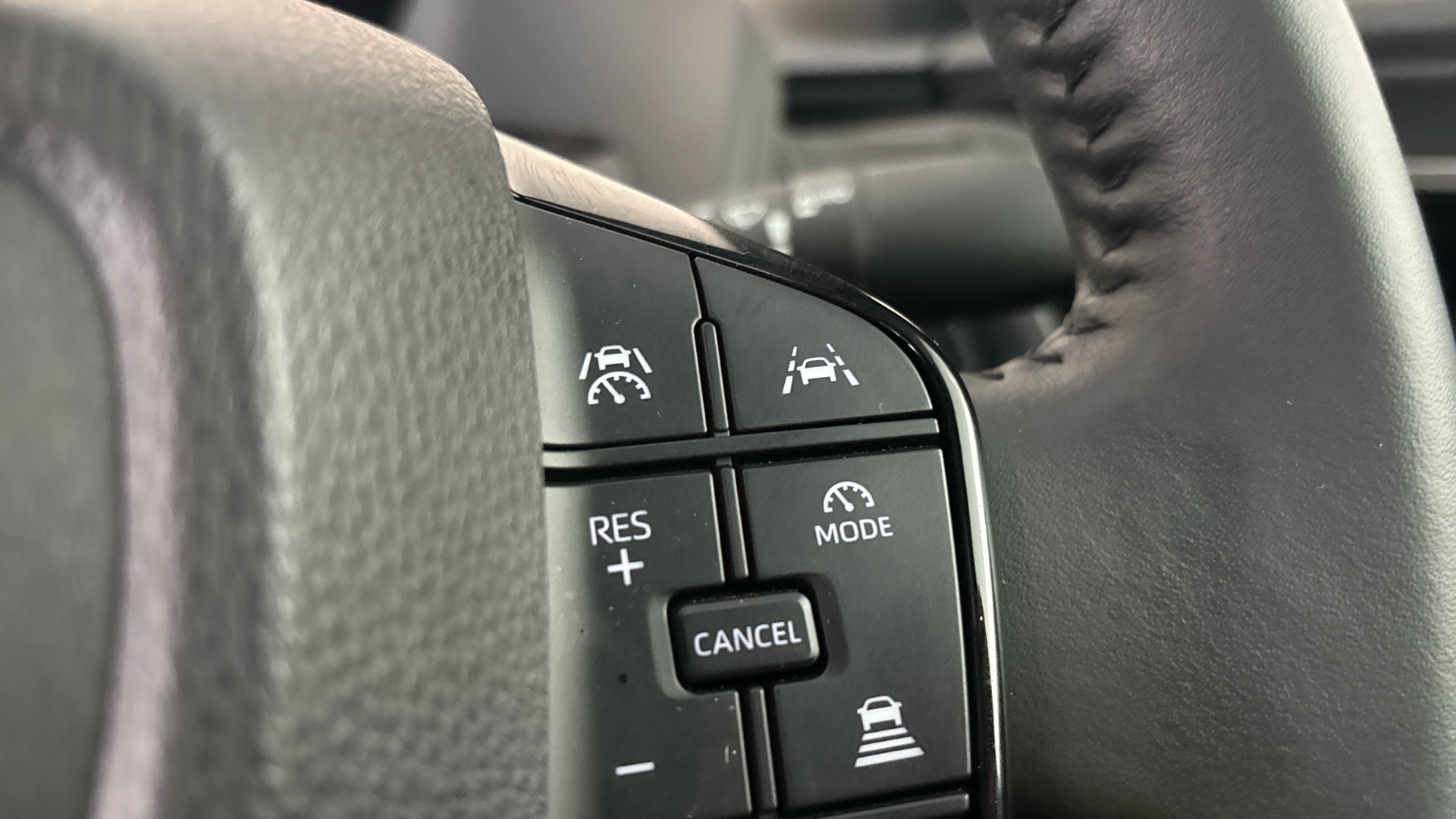 4020888 150kW Touring 71.4kWh 5dr Auto AWD