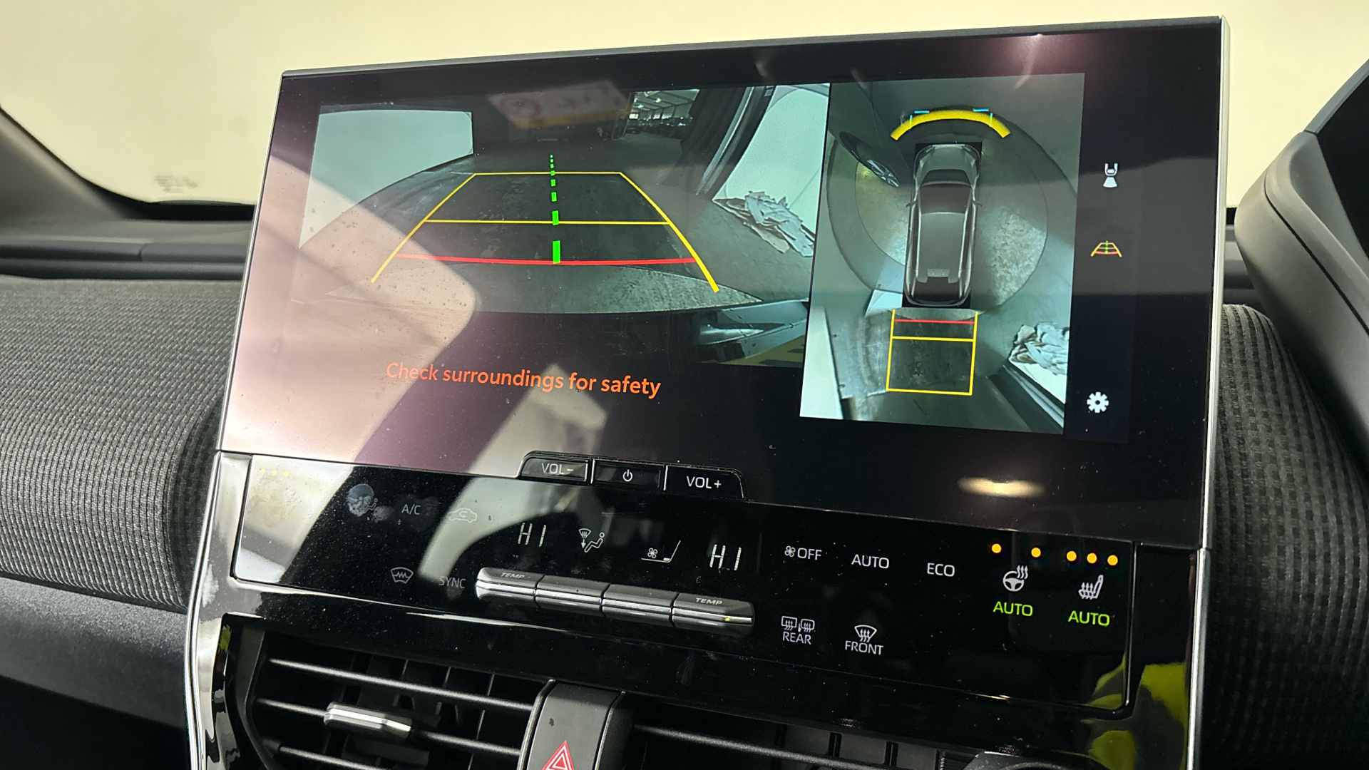 4020888 150kW Touring 71.4kWh 5dr Auto AWD