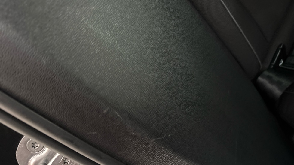 VOLVO XC40 scratches