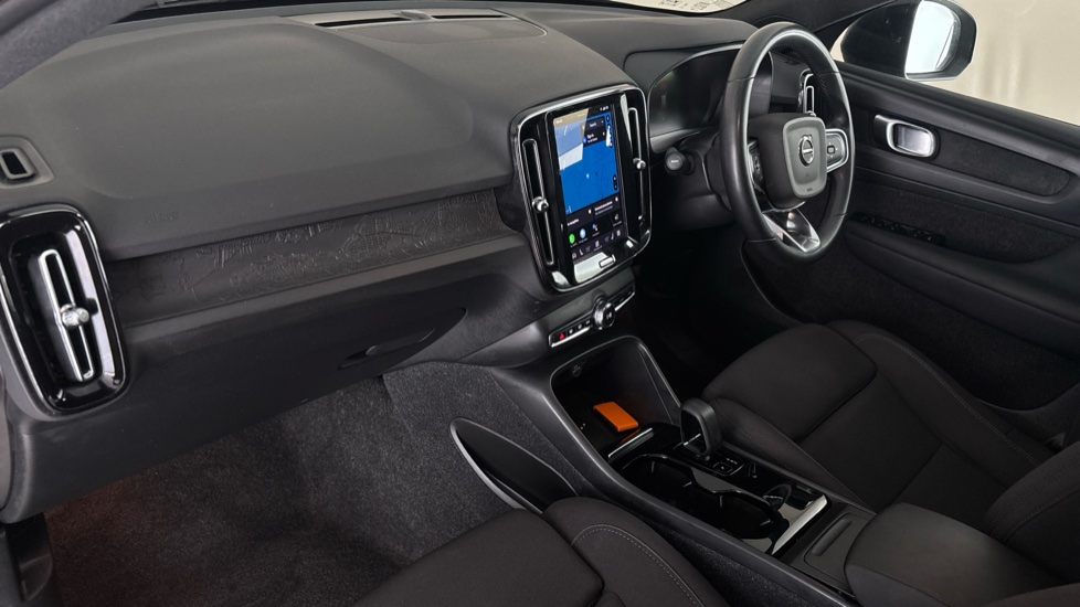 VOLVO XC40 Image 10