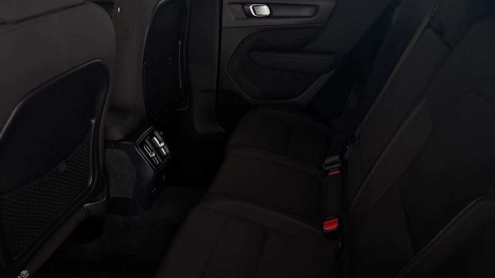 VOLVO XC40 Image 14
