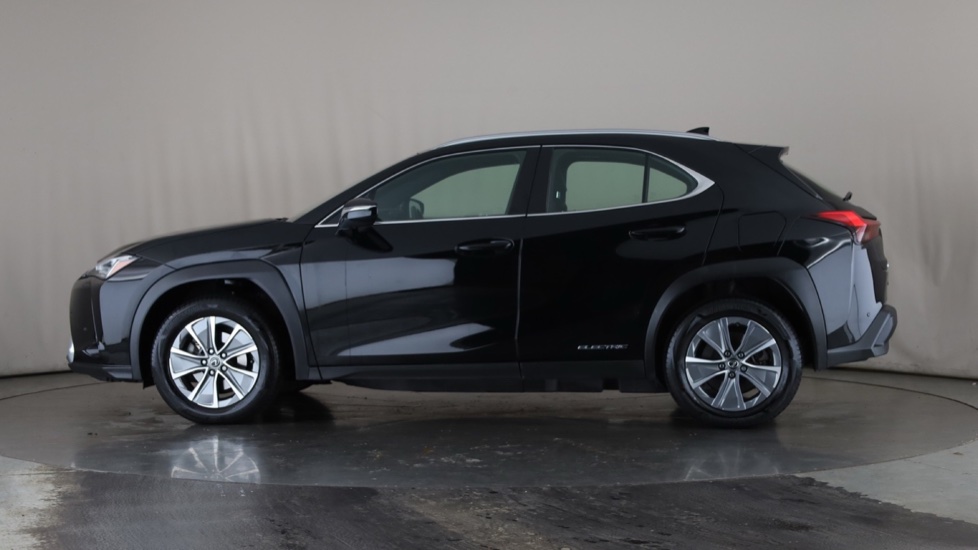 LEXUS UX Image 2