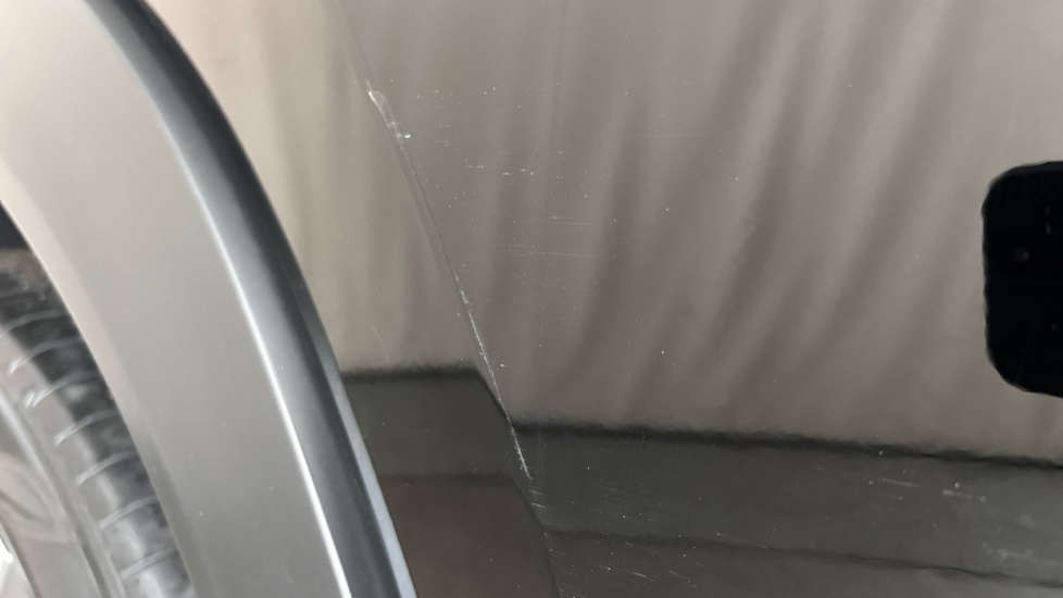 LEXUS UX Scuff