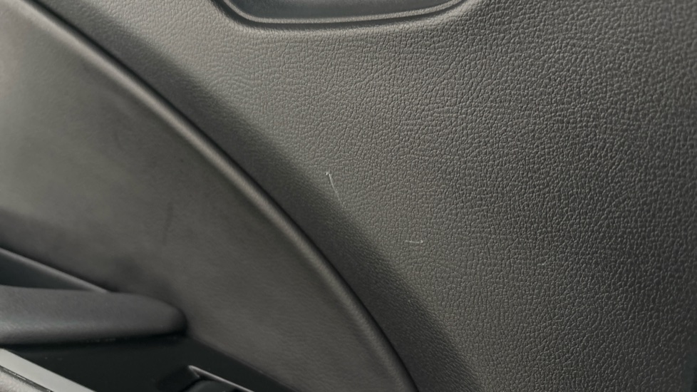 LEXUS UX Scratches