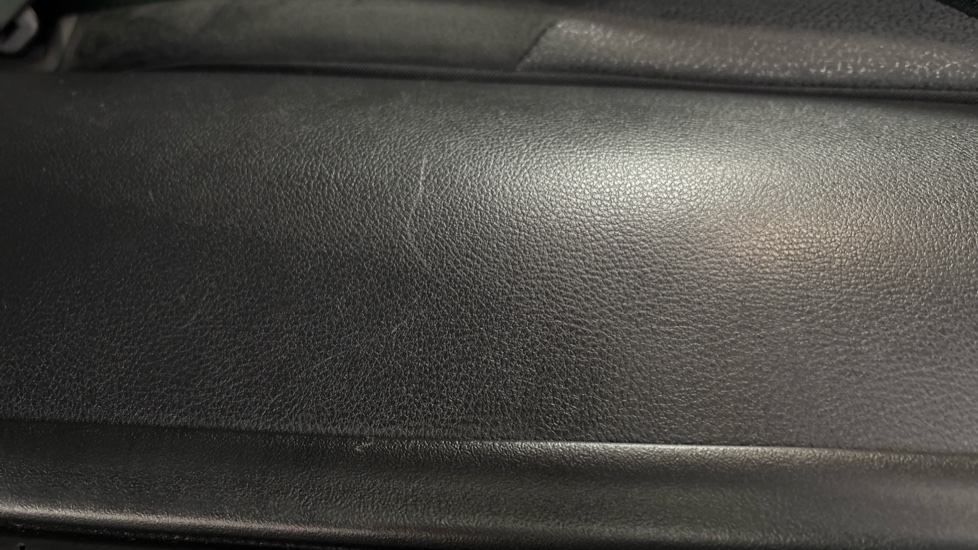 LEXUS UX Scratches