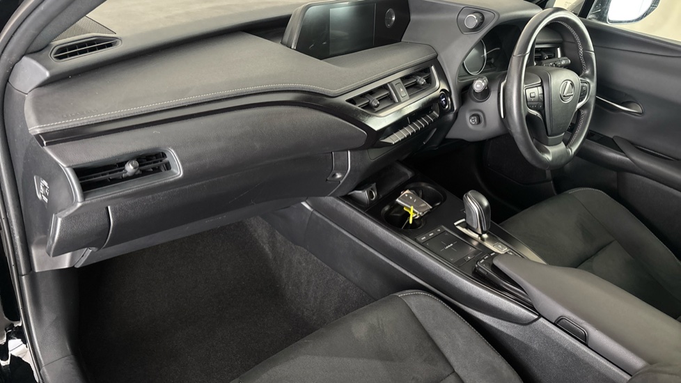 LEXUS UX Image 10