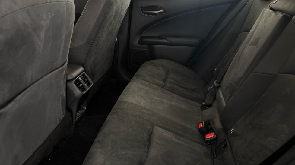 LEXUS UX Image 14