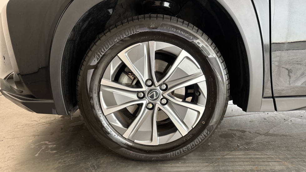 LEXUS UX Image 17