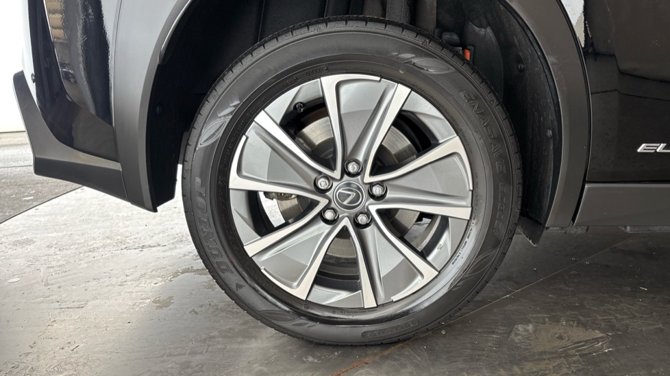 LEXUS UX Image 19