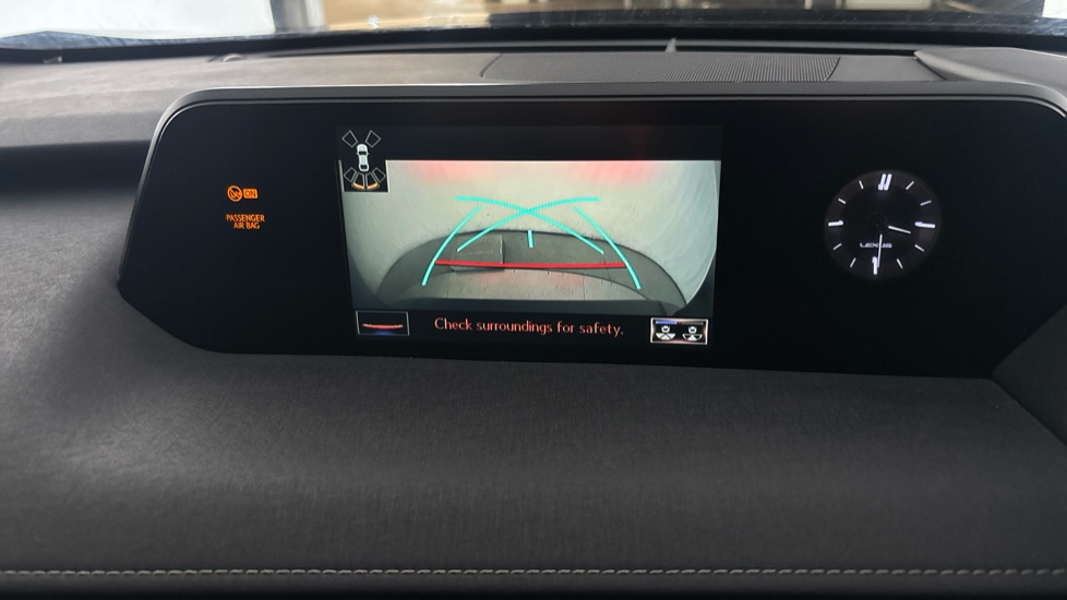 LEXUS UX reverse camera