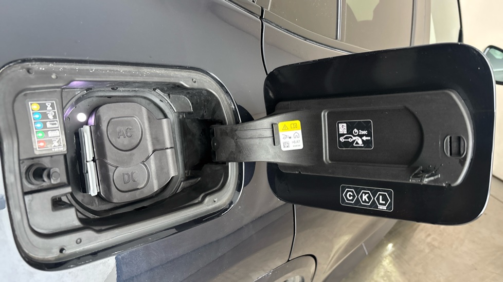 BMW iX3 Image 21