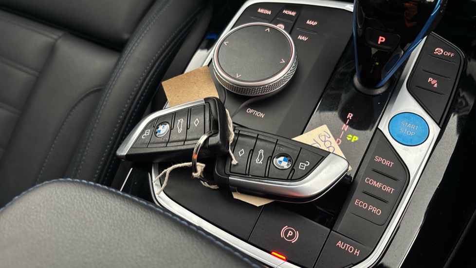 BMW iX3 2 keys available