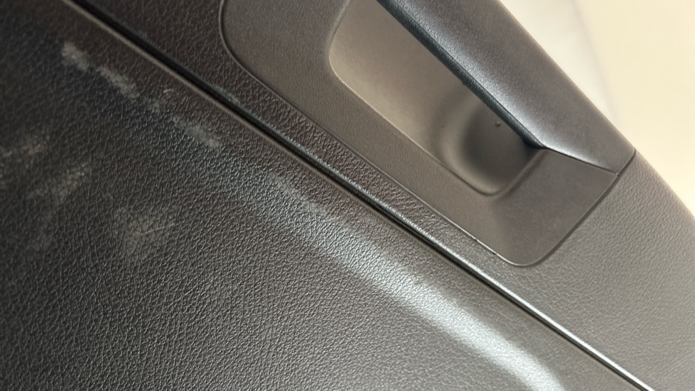 MERCEDES EQA scuff
