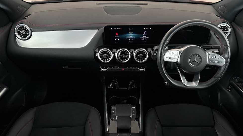 MERCEDES EQA Image 11
