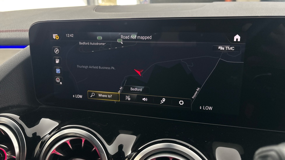 MERCEDES EQA Image 12