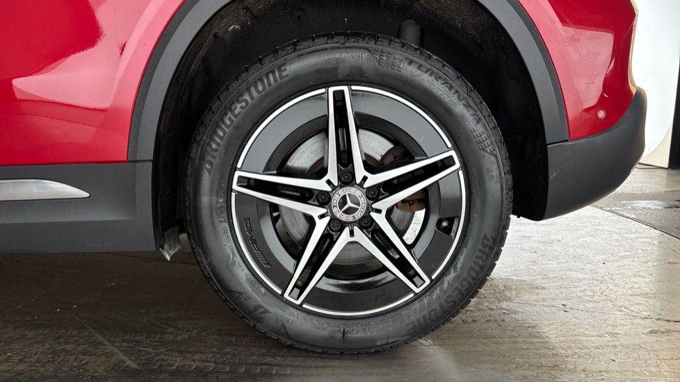 MERCEDES EQA Image 18
