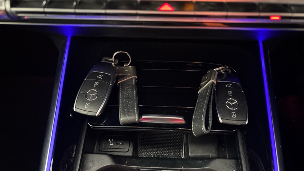 MERCEDES EQA 2 keys available