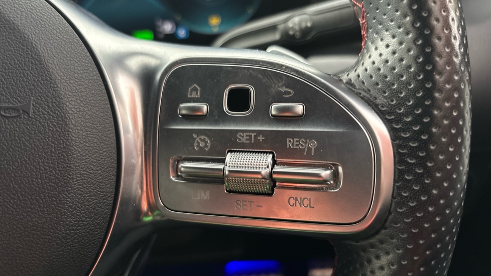 MERCEDES EQA Cruise control