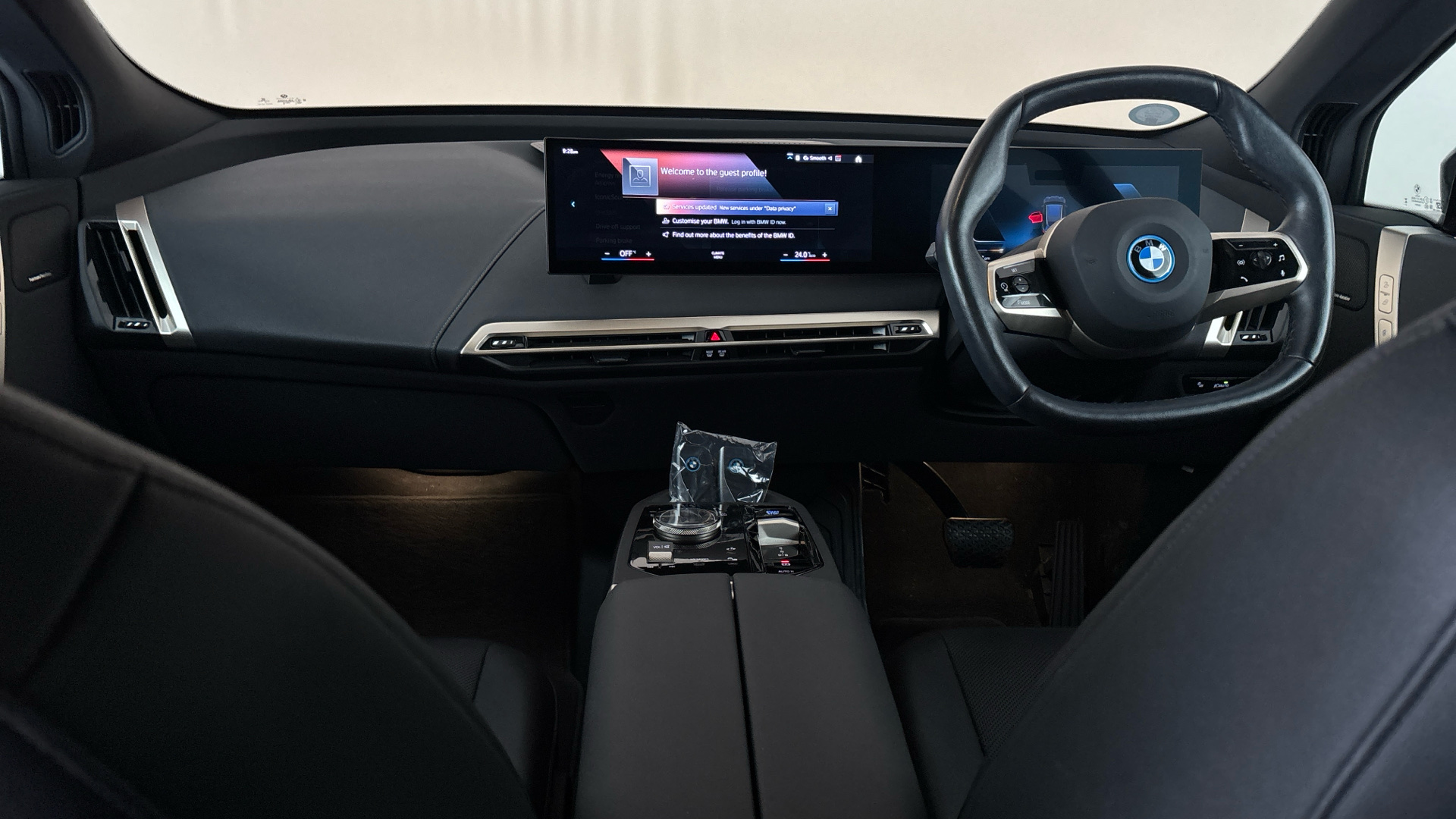 4027423 240kW xDrive40 M Sport 76.6kWh 5dr Auto