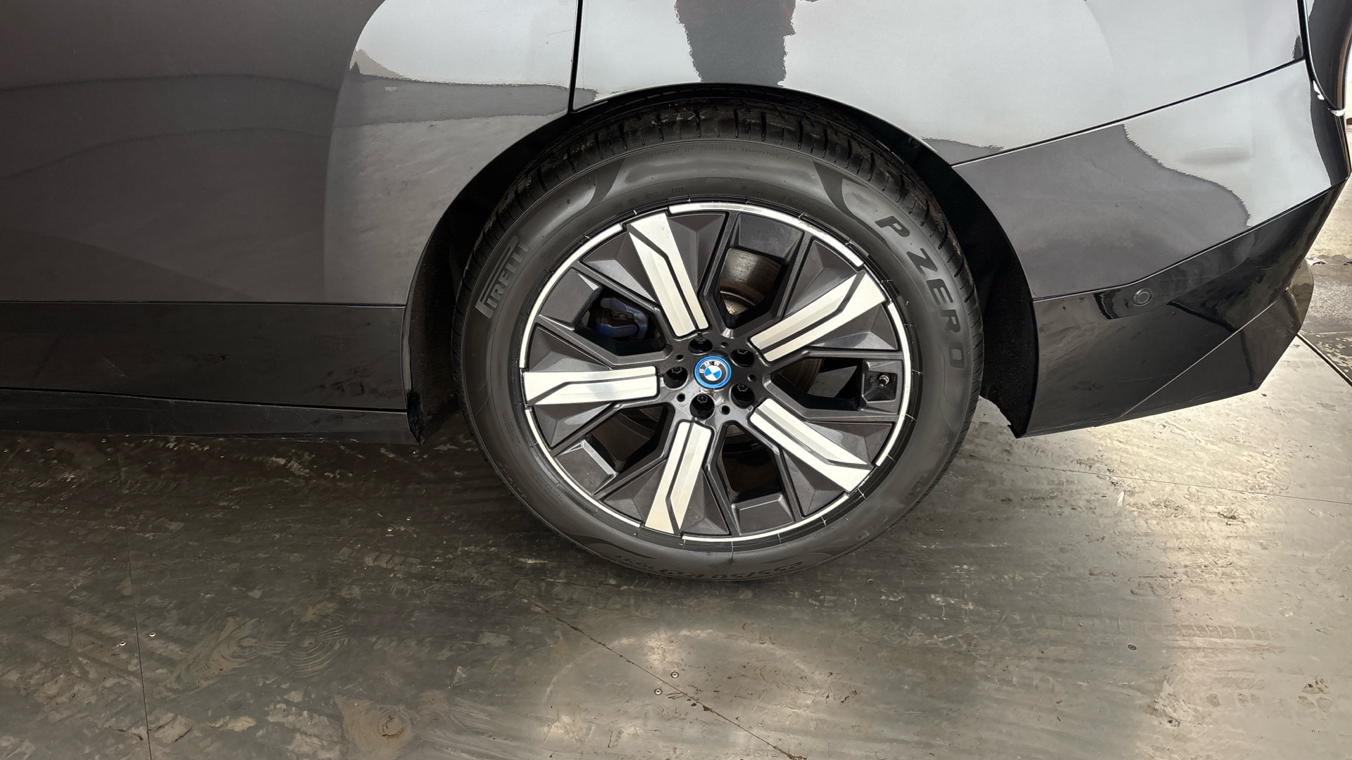 4027423 240kW xDrive40 M Sport 76.6kWh 5dr Auto