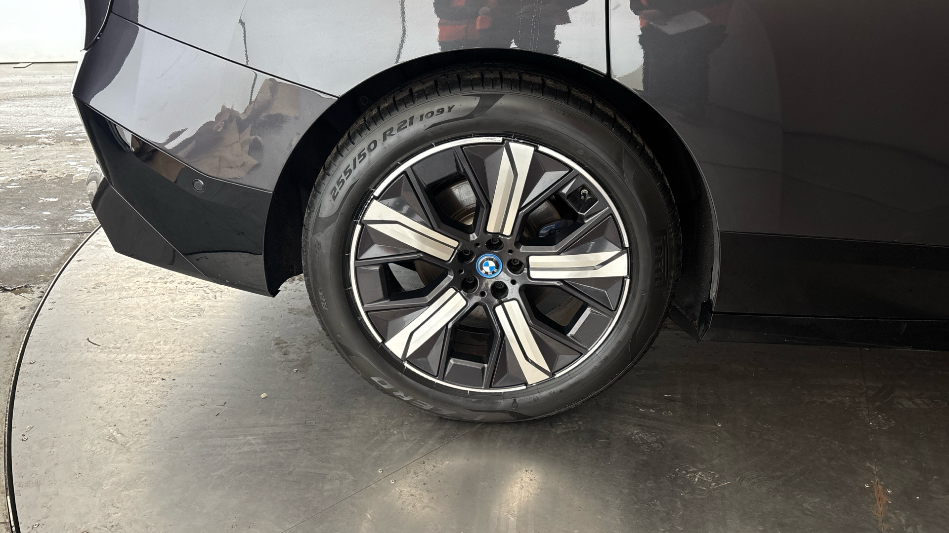 4027423 240kW xDrive40 M Sport 76.6kWh 5dr Auto