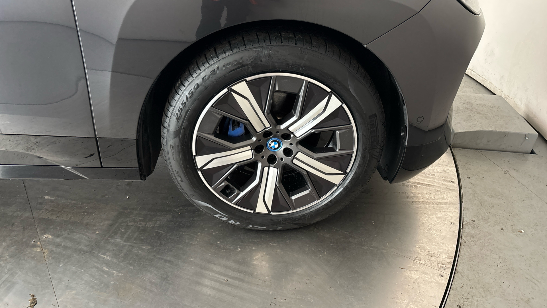 4027423 240kW xDrive40 M Sport 76.6kWh 5dr Auto