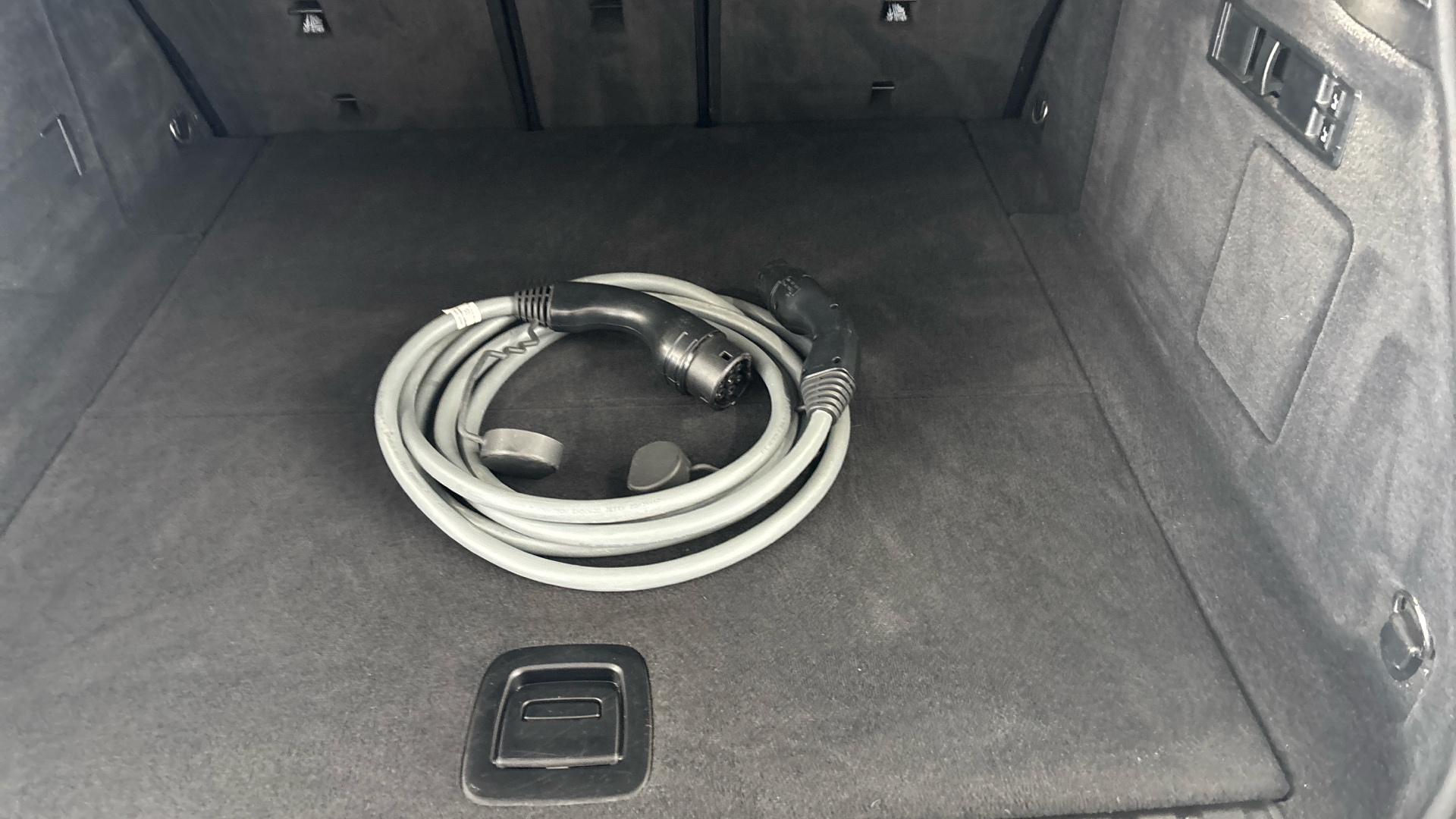 4027423 240kW xDrive40 M Sport 76.6kWh 5dr Auto