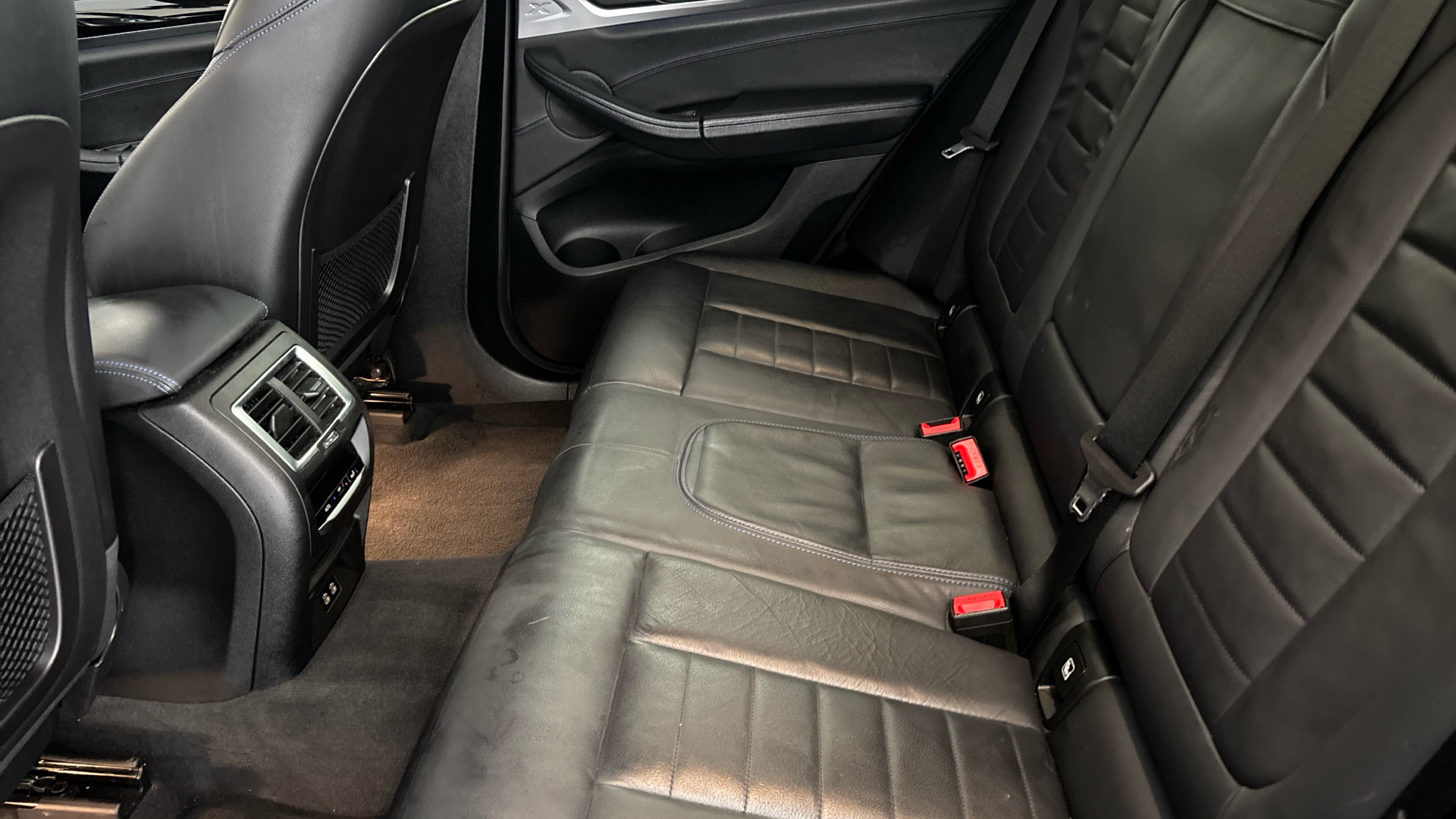 4020750 210kW M Sport 80kWh 5dr Auto