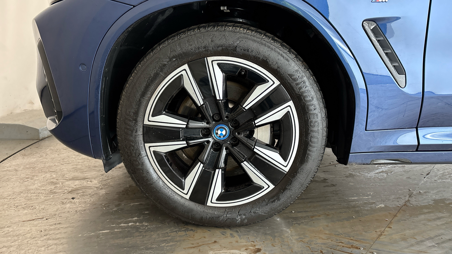 4020750 210kW M Sport 80kWh 5dr Auto