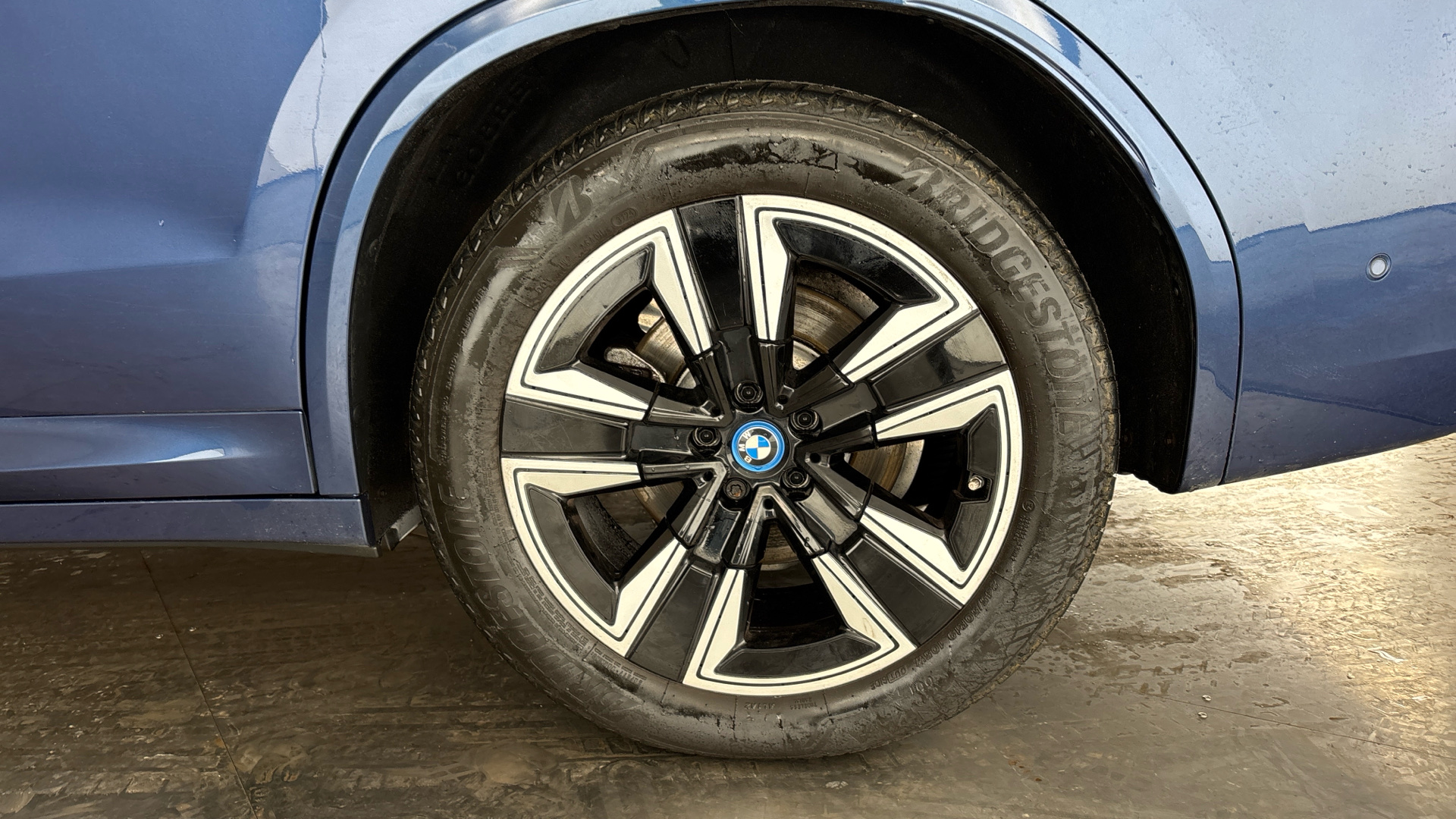 4020750 210kW M Sport 80kWh 5dr Auto