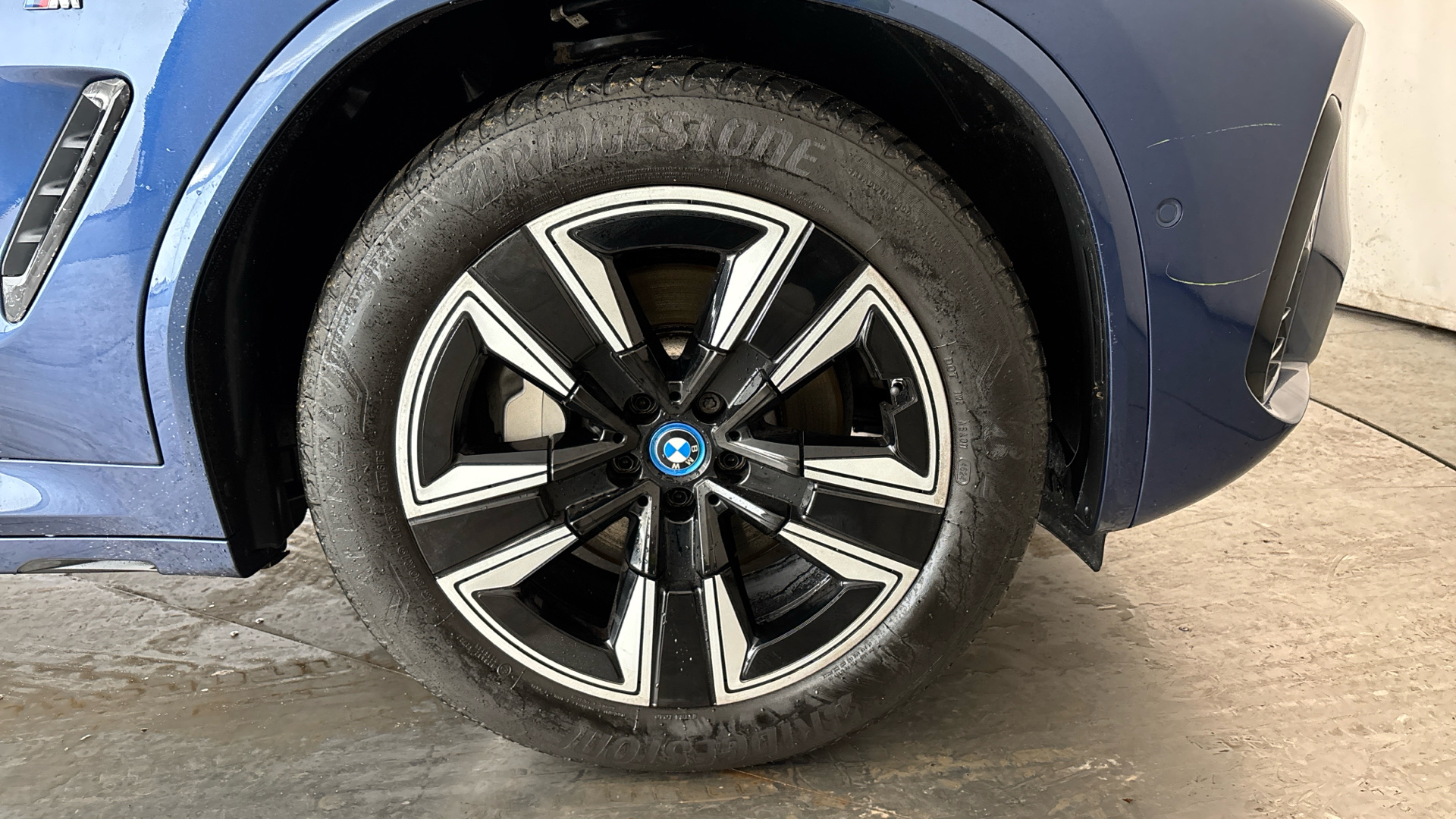 4020750 210kW M Sport 80kWh 5dr Auto