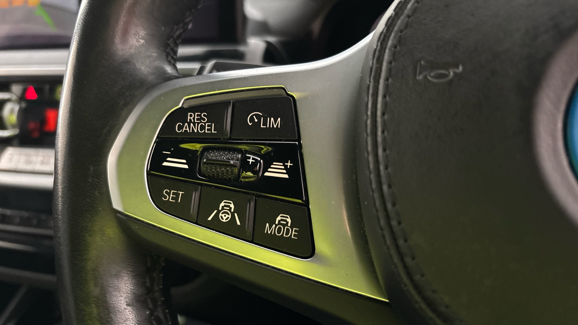 4020750 210kW M Sport 80kWh 5dr Auto