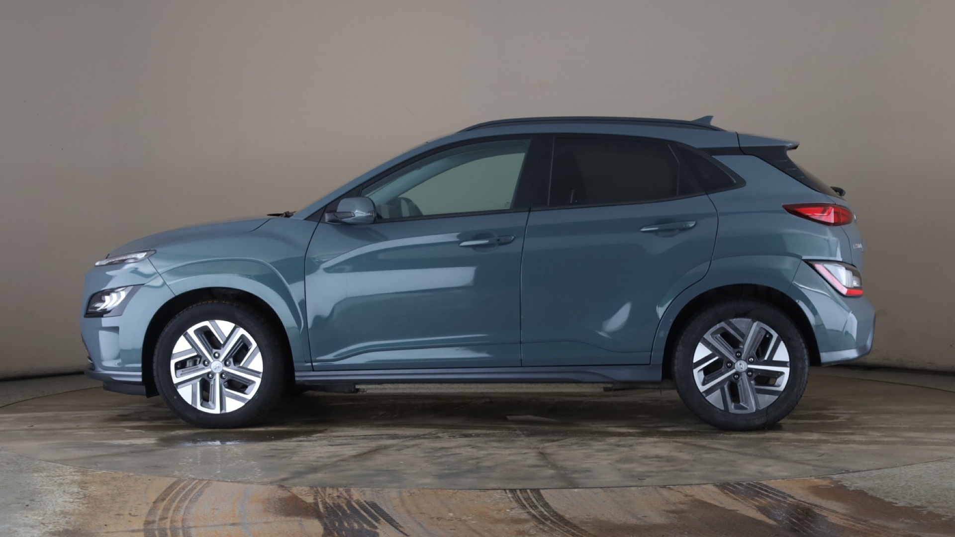 150kW Premium 64kWh 5dr Auto [2022]