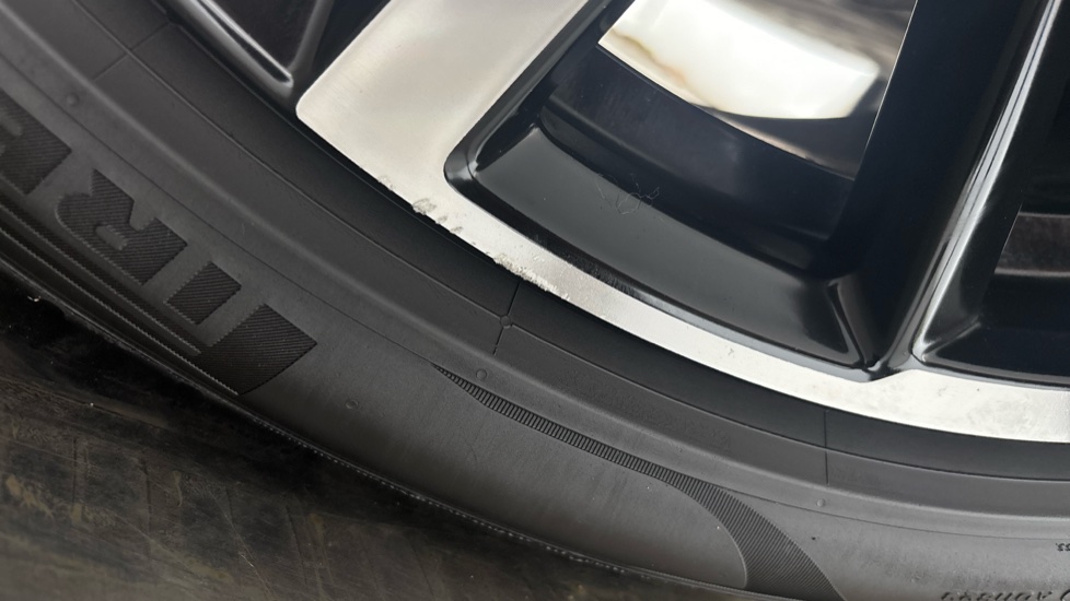 VOLVO XC60 Scuff
