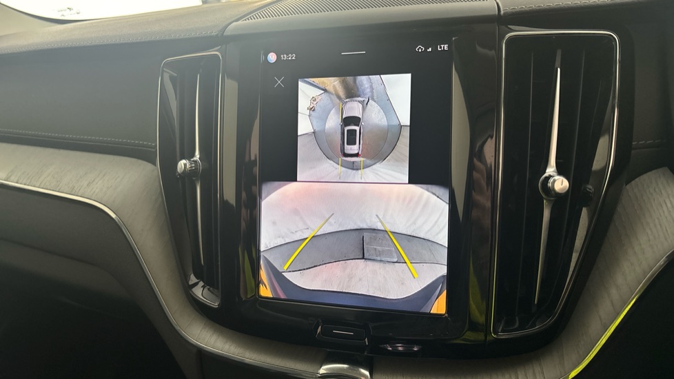 VOLVO XC60 reverse camera