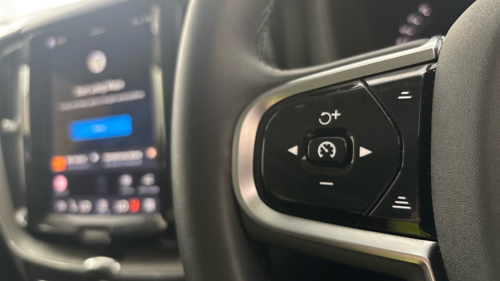 VOLVO XC60 cruise control
