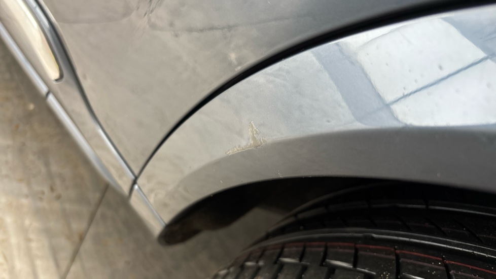 VOLVO XC90 chips and scuffs