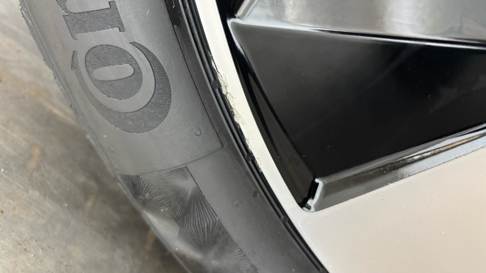 VOLVO XC90 scuff