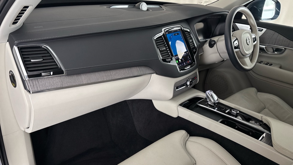 VOLVO XC90 Image 10