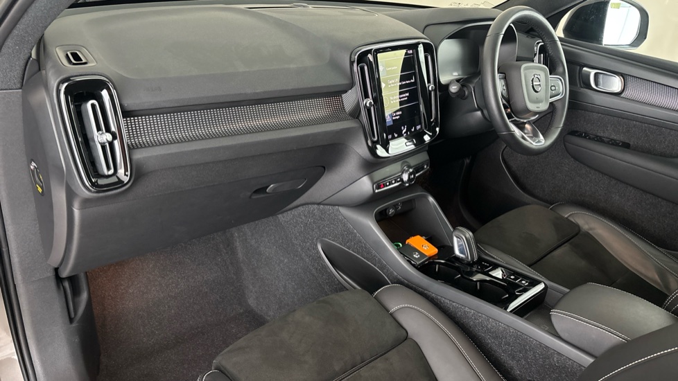VOLVO XC40 Image 10