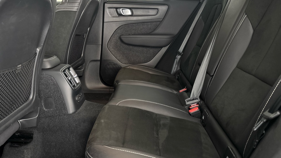 VOLVO XC40 Image 14